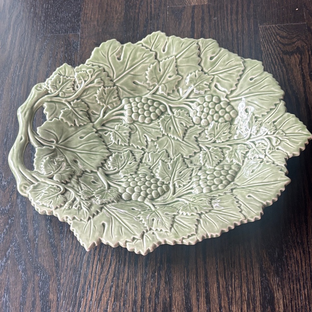 Olfaire Made in Portugal Grape Vine Leaf-Shaped Ceramic Serving Platter